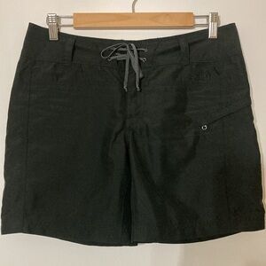 The North Face shorts black size 6 lightweight hiking velcro/tie closure TNF
